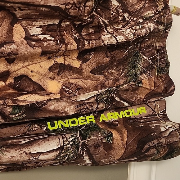 Under Armour Realtree Xtra Long Sleeved Camouflage Shirt - Picture 4 of 13